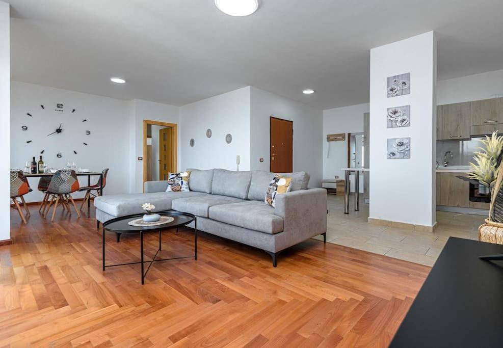 דורס Grand View Apartment מראה חיצוני תמונה